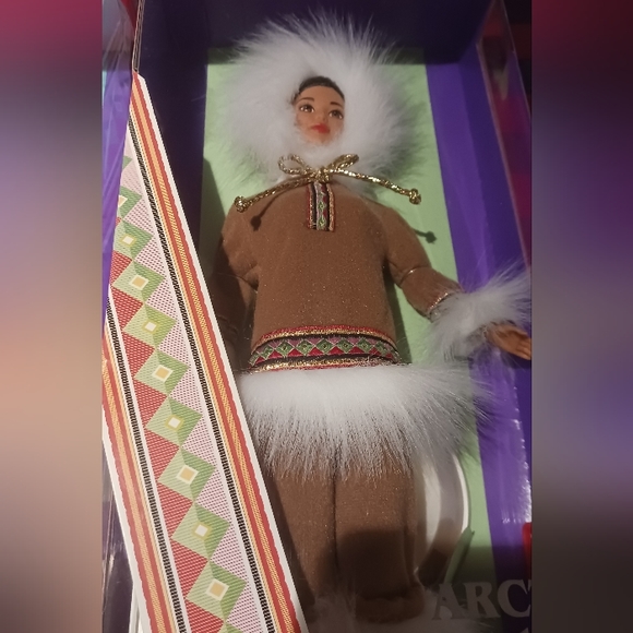 Dolls of the World - Picture 7 of 7